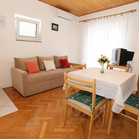 Apartments Nada Башка Екстер'єр фото