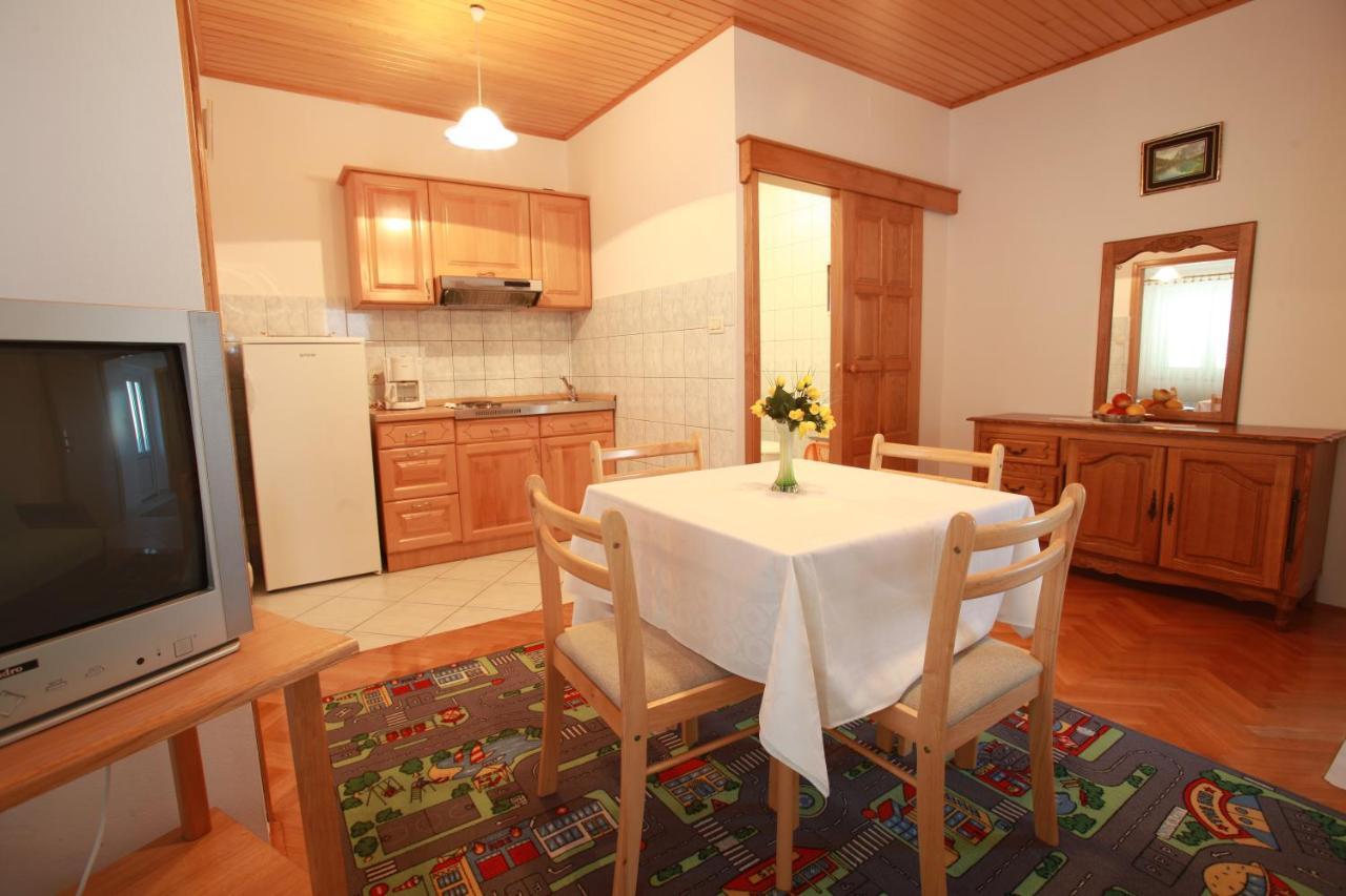 Apartments Nada Башка Екстер'єр фото